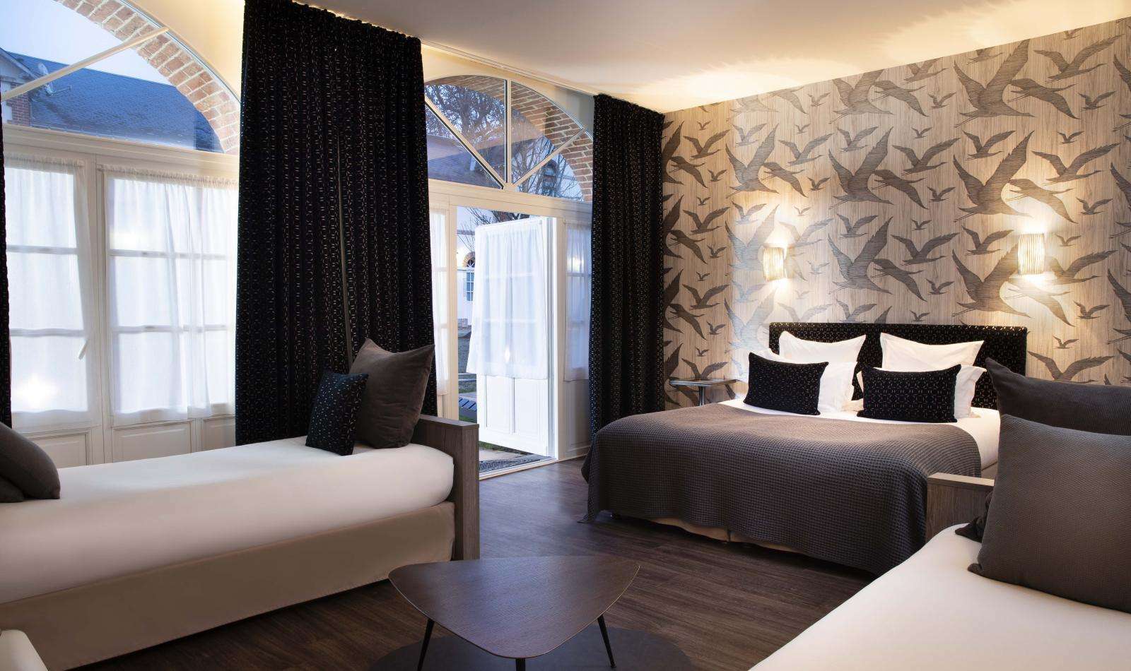 Country Club Hotel Yvre-l'Eveque Bilik gambar
